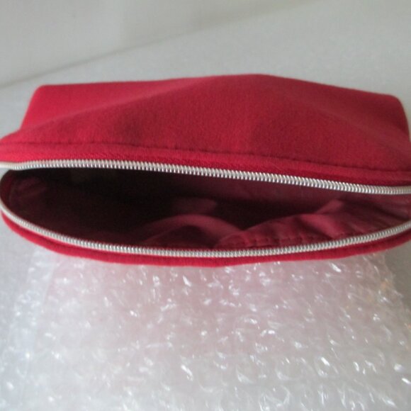 DIOR MAKEUP BAG🌺 - Picture 8 of 13